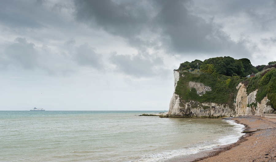 Over the cliff? No deal Brexit would cut UK growth by 1 point a year