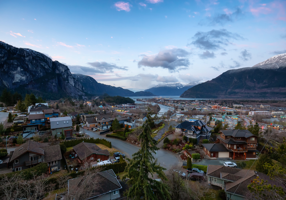 Lower house prices and falling rates will slow inflation in Canada