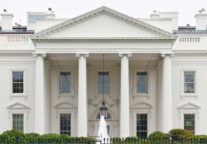 更新我们对哈里斯和特朗普竞选的情景分析